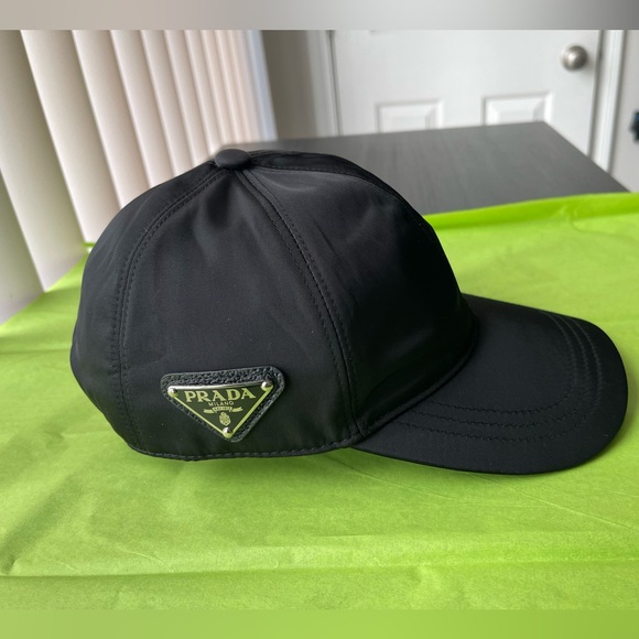 Prada Re Nylon women size M Black Nylon Cap! NWT - Picture 2 of 7